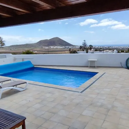 Freistehendes Haus Mit Pool In Cabreras Feriehus